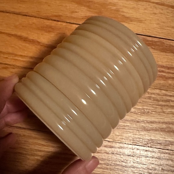 Soft Services THERAPLUSH™ “HOLD”
Overnight Repair Treatment refillable case - Picture 3 of 8